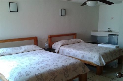 Uke Inn Hotel & Suites Xamaipak 图斯特拉古铁雷斯 外观 照片