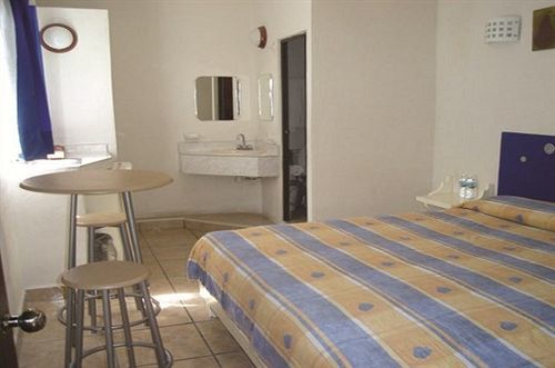 Uke Inn Hotel & Suites Xamaipak 图斯特拉古铁雷斯 外观 照片