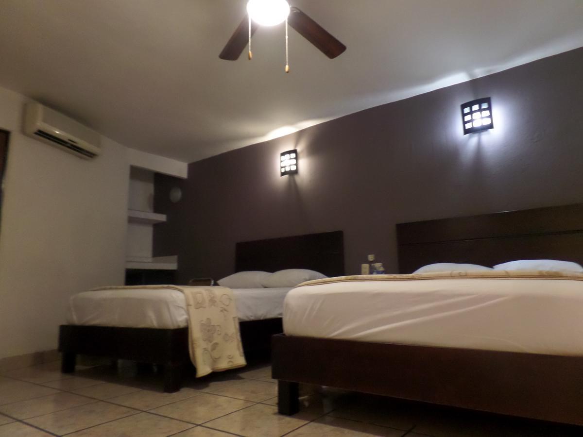 Uke Inn Hotel & Suites Xamaipak 图斯特拉古铁雷斯 外观 照片